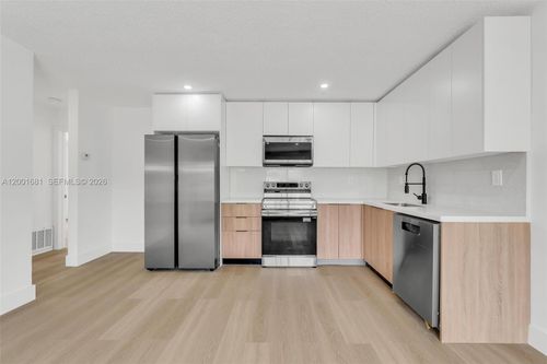 1-1611 Ne 50th Ct, Fort Lauderdale, FL, 33334 | Card Image