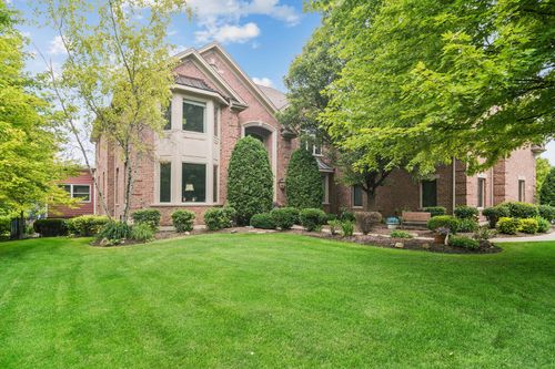 8 Rose Ln, Hawthorn Woods, IL, 60047-6810 | Card Image