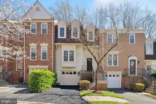 7810 Ashley Glen Rd, ANNANDALE, VA, 22003-1555 | Card Image