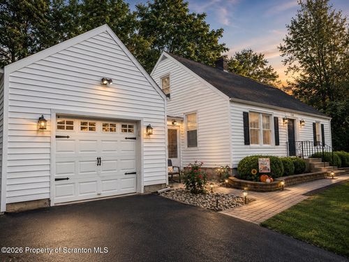 114 Thompson St, Dalton, PA, 18414-8005 | Card Image