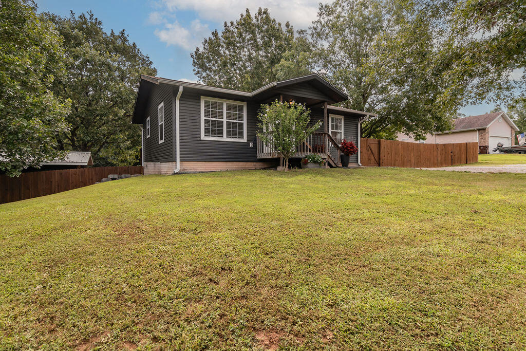Mull St, Highlandville, MO 65669