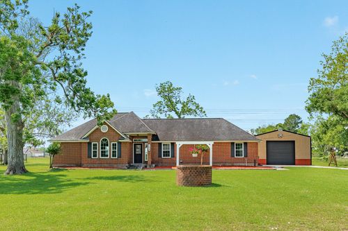 154 Horse Shoe Trl, Angleton, TX, 77515-9057 | Card Image