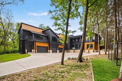 511 S Bluegrove Rd, Lancaster, TX, 75146-3510 | Card Image