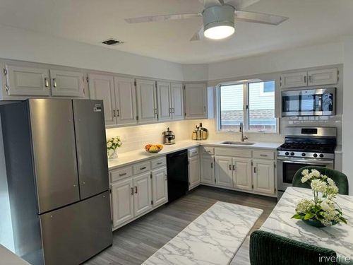 2fl-41 Kipp Ave, Elmwood Park, NJ, 07407-1008 | Card Image