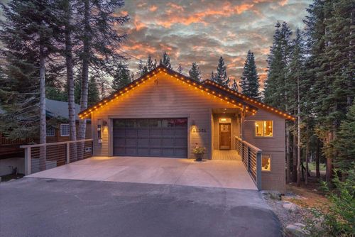 11301 Skislope Way, Truckee, CA, 96161 | Card Image