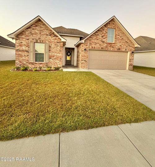 7410 Seven Oaks Cir, Maurice, LA, 70555-5017 | Card Image