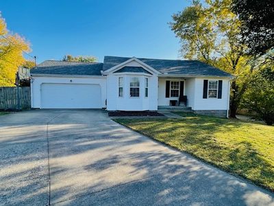 290 Golden Pond Ave, House other with 3 bedrooms, 2 bathrooms and 6 parking in Oak Grove KY | Image 1