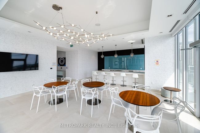 PH215 - 9000 Jane St, Condo with 2 bedrooms, 3 bathrooms and null parking in Concord ON | Image 38