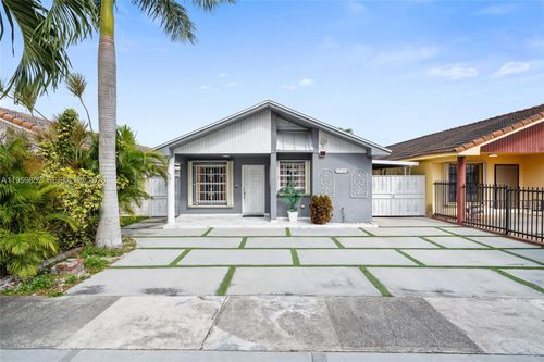2755 W 74th St, Hialeah, FL, 33016 | Card Image