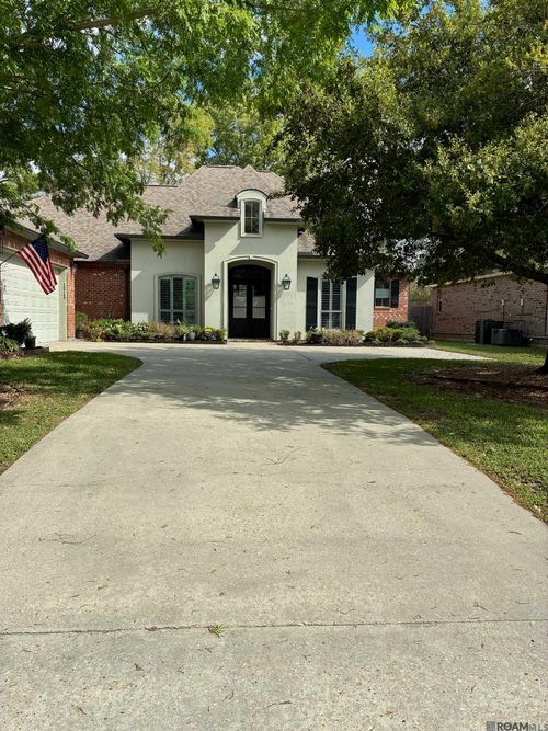 15749 Parkside Ct, Baton Rouge, LA, 70817-3159 | Card Image
