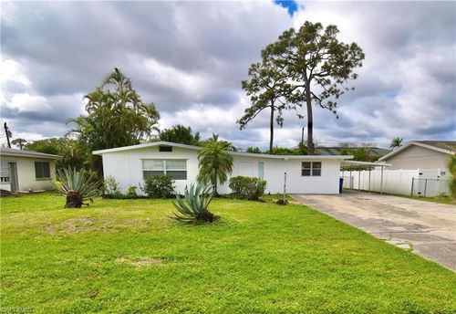 2116 Pineview Rd, FORT MYERS, FL, 33901-7241 | Card Image