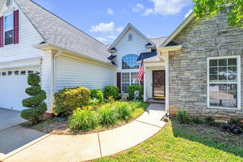 19 Twinings Dr, Simpsonville, SC, 29681-6516 | Card Image