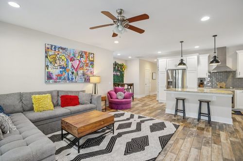 apt-b-1206 Deloney St, Austin, TX, 78721-1901 | Card Image