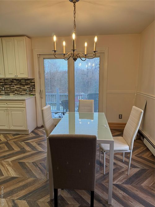 92 Spook Rock Rd, Suffern, NY, 10901-2712 | Card Image