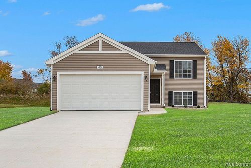 207 Glenwood Circle, Manchester Vlg, MI, 48158 | Card Image