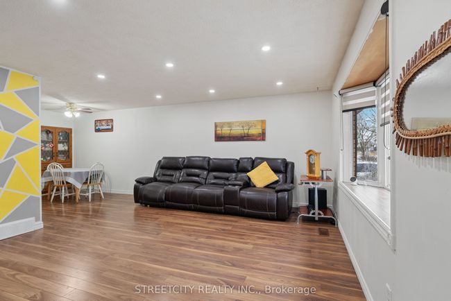 54 Brennan Dr, House attached with 5 bedrooms, 2 bathrooms and 2 parking in Strathroy ON | Image 5