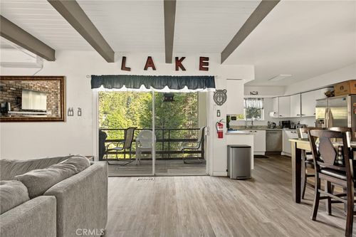 28224 Larchmont Ln, Lake Arrowhead, CA, 92352 | Card Image