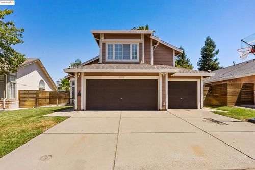 3759 Pine Hollow Way, Antelope, CA, 95843-5440 | Card Image
