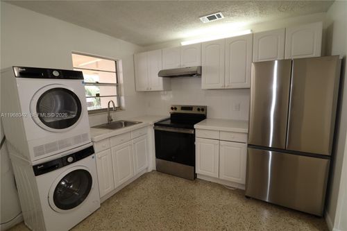 apt-5-951 Sw 7th St, Miami, FL, 33130-3275 | Card Image