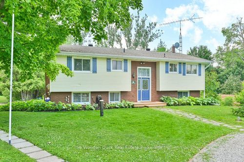 7 Kerry Cir, Ennismore, ON, K0L1T0 | Card Image