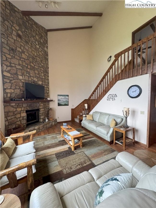 200C - 170 Crestview Ln, Condo with 2 bedrooms, 2 bathrooms and null parking in Sugar Mountain NC | Image 14