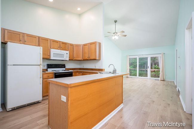 B - 17909 Hidden Dunes Ln, Condo with 2 bedrooms, 3 bathrooms and null parking in Spring Lake MI | Image 11