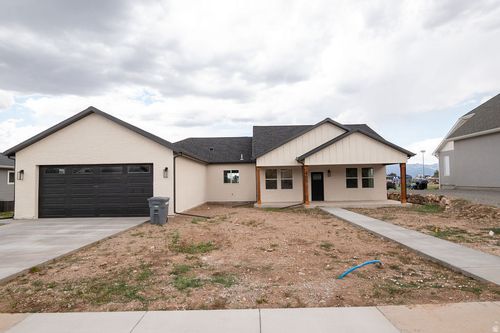465 N 1000 E, Beaver, UT, 84713-7964 | Card Image