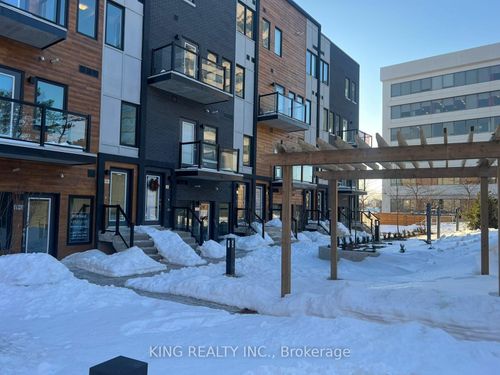 315-402 The East Mall Cres, Etobicoke, ON, M9B3Y5 | Card Image