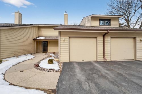 5926 Forest Ln, Fitchburg, WI, 53711-5170 | Card Image