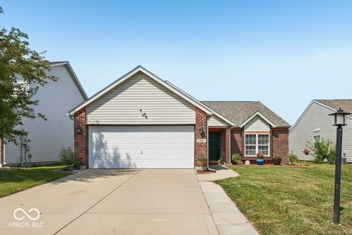 6641 Crestwell Ln, Indianapolis, IN, 46268-4885 | Card Image