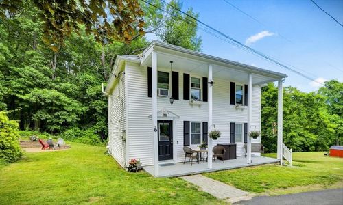 6 Belanger Ave, Sturbridge, MA, 01566-1422 | Card Image