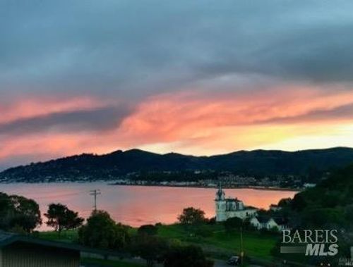 135-34 Andrew Dr, Tiburon, CA, 94920-2168 | Card Image