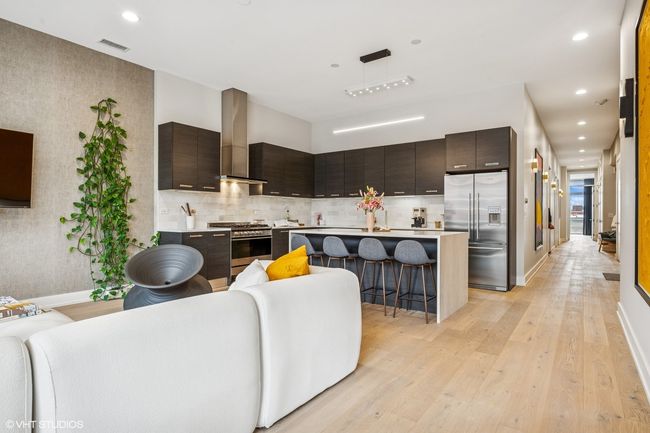 UNIT-4S - 122 S Aberdeen St, Condo with 3 bedrooms, 3 bathrooms and 1 parking in Chicago IL | Image 9