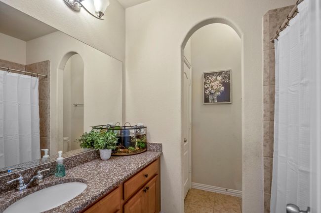 Secondary bath | Image 25