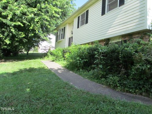 529 Old Gray Station Rd, Johnson City, TN, 37615-3715 | Card Image