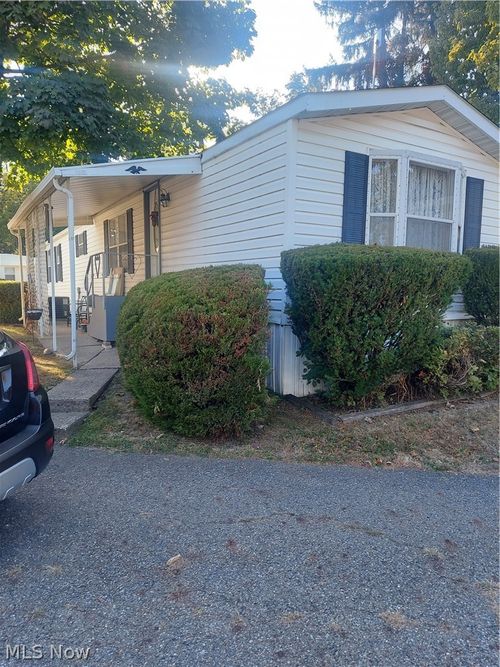 1263 Los Angeles Blvd Nw, North Canton, OH, 44720-1847 | Card Image