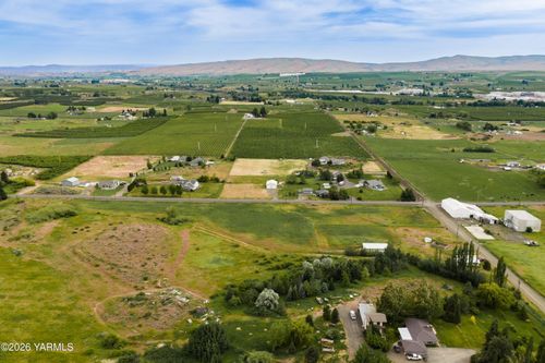 NKA Cox/Dilley Ave, Tieton, WA, 98947 | Card Image
