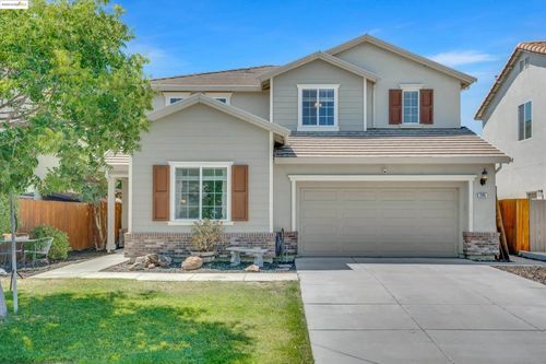 245 Silver Bell Way, Oakley, CA, 94561-2363 | Card Image