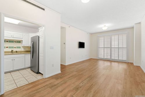 apt-1810-1 Towers Park Ln, San Antonio, TX, 78209-6438 | Card Image