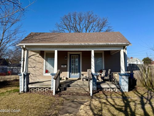 306 S Main St, Webb City, MO, 64870-2332 | Card Image