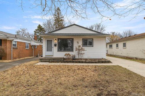 3941 Huron St, Dearborn Heights, MI, 48125-2919 | Card Image