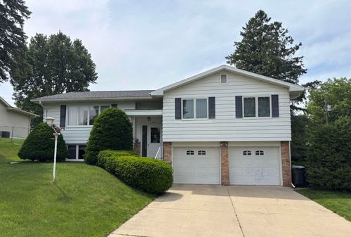2620 Crestline Ave, Waterloo, IA, 50702-5809 | Card Image