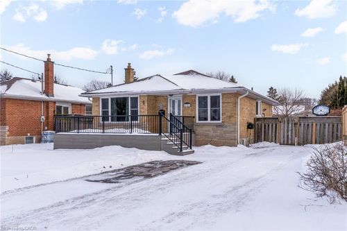 2322 Redfern Rd, Burlington, ON, L7R1X3 | Card Image