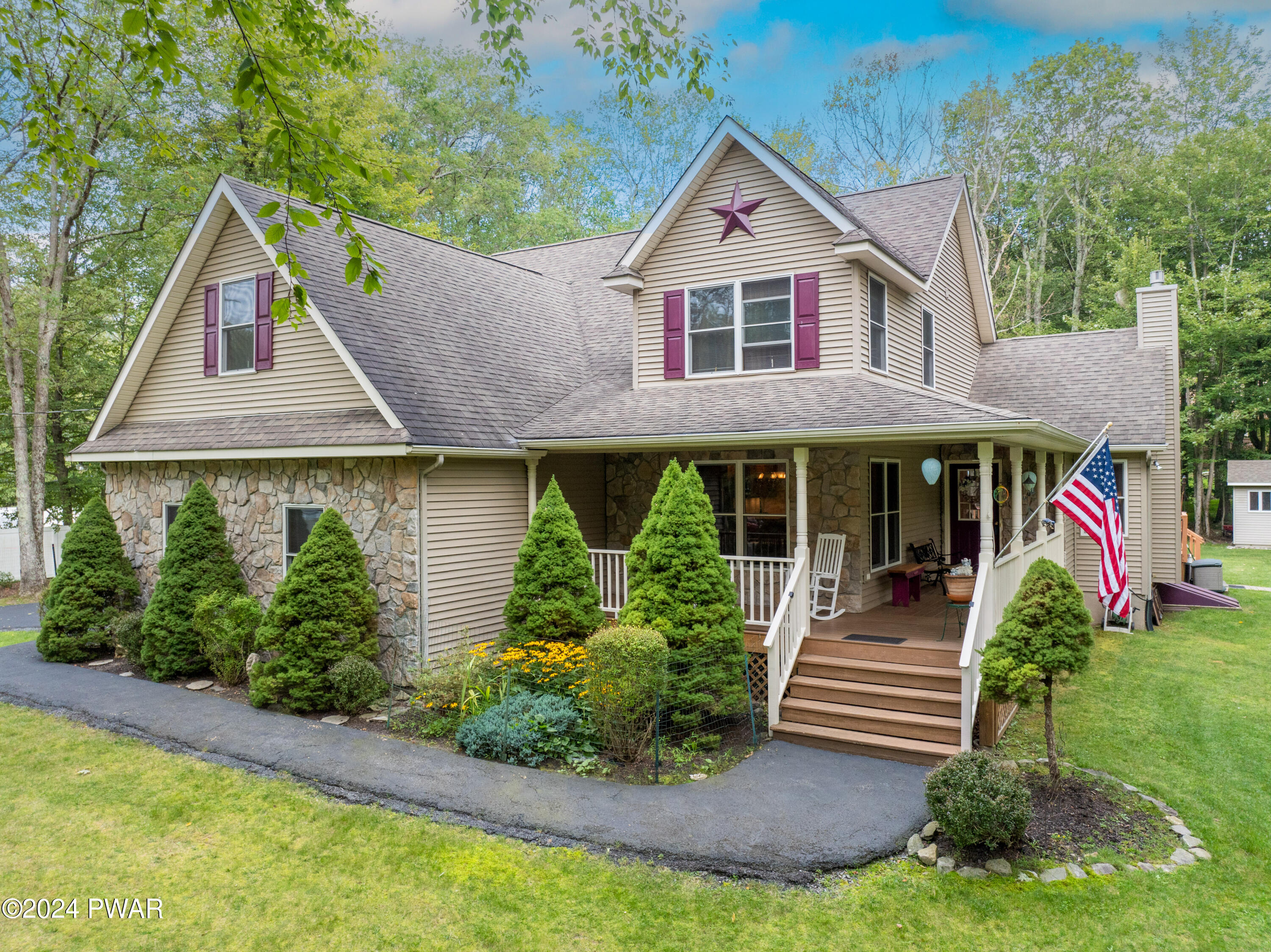 Locust Dr, Milford, PA 18337