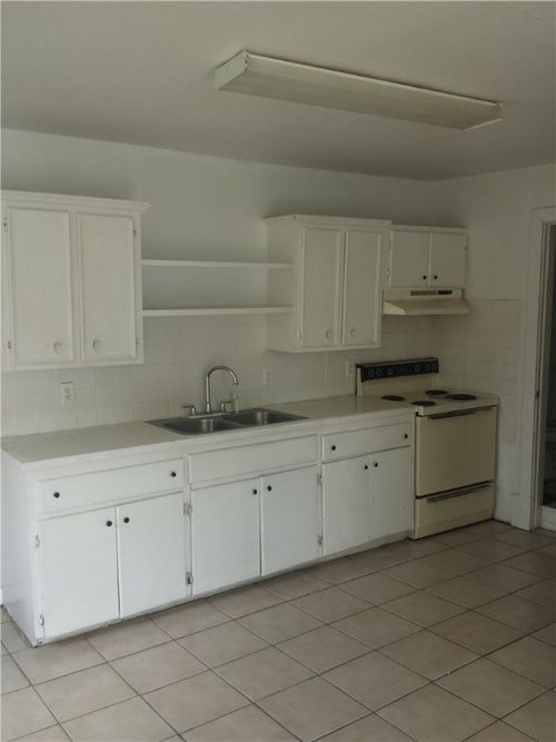 a-629 W Nettie Ave, Kingsville, TX, 78363-3666 | Card Image