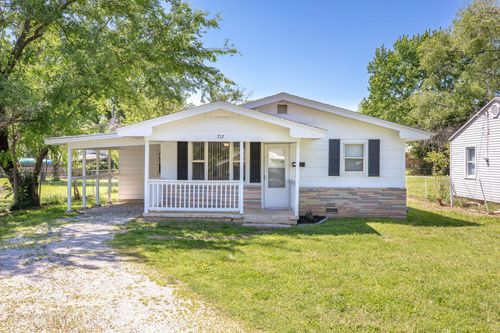 717 N West Ave, Springfield, MO, 65802-4441 | Card Image