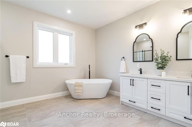 1250 Old Parry Sound Rd, House other with 3 bedrooms, 3 bathrooms and 25 parking in Utterson ON | Image 15