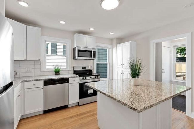APT-2 - 9 Foster St, Condo with 4 bedrooms, 2 bathrooms and null parking in Gloucester MA | Image 9