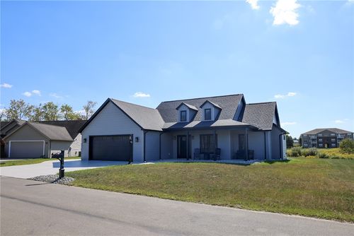 318 Nicklaus Ct, Grove City, PA, 16127-3460 | Card Image