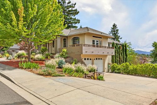 4600-4604 Cloudcrest Dr, Medford, OR, 97504-9050 | Card Image